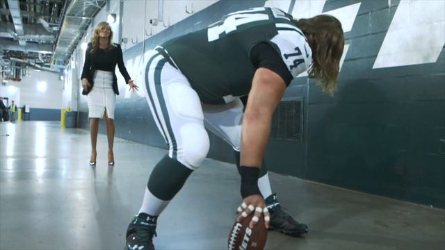 How to Take a Snap Like an NFL Quarterback with Kate Upton - Vogue