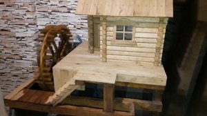 Декоративная  водяная мельница