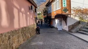 КРЫМ. ГУРЗУФ в НЕСЕЗОН. БЕЗ ТУРИСТОВ. ЗНАМЕНИТАЯ УЛИЦА ЛЕНИНГРАДСКАЯ. УЗКИЕ ДОРОГИ