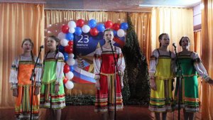 "Матушка Земля" исполняет вокальный ансамбль "Ассорти"