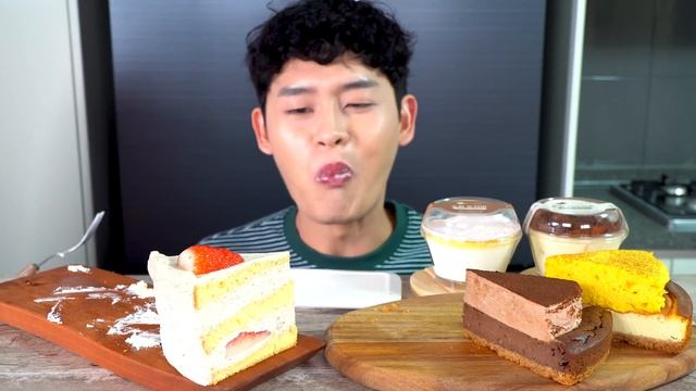 ASMR 앨리스 케이커리 ? 조각케이크 타르트 컵티라미수 먹방~!! Various Piece Cake With Cup Tiramisu Coconut Milk MuKBang~!! смотреть онлайн