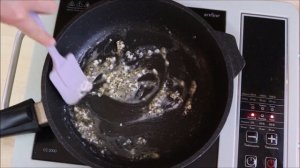 Макароны с крабовыми палочками, чесноком и сметаной — делюсь рецептом вкусного блюда!