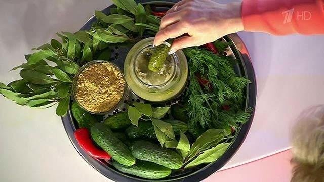 Консервирование без соли. Огурцы. Жить здорово! Фрагмент выпуска от 07.09.2015
