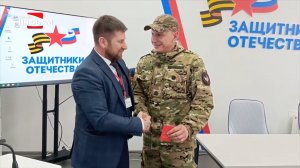 Серба, заключившего контракт в Югре, наградили за участие в СВО