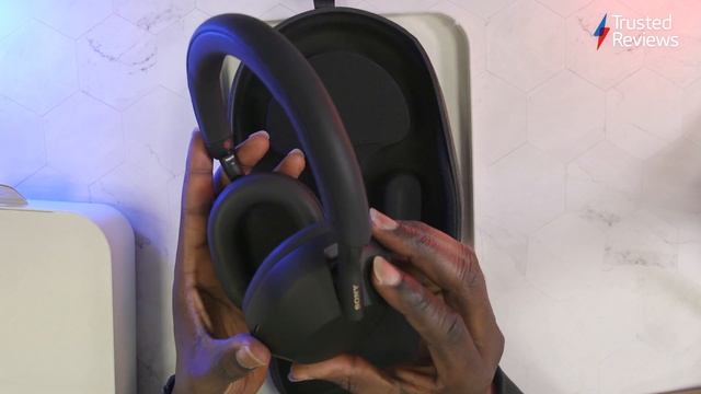 Unboxing Sony's brand new WH-1000XM5 смотреть онлайн