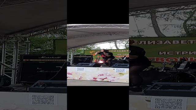 Девочка зажигалка поёт🔥❤️