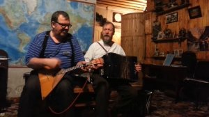 Сухой бы я корочкой питалась. Гармонь, балалайка. С. Макаров и Д. Чеботарёв