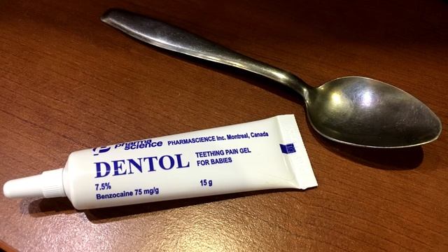 Лезут зубы! Как помочь грудничку? смотреть онлайн