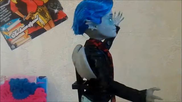 Она сумасшедшая, но она моя смотреть онлайн