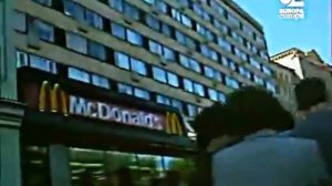 Очередь в первый McDonalds в Москве 1990 год