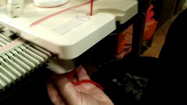 Продана. Японская вязальная машина Silver Reed SK2200 (LK-150), 4 класс смотреть онлайн