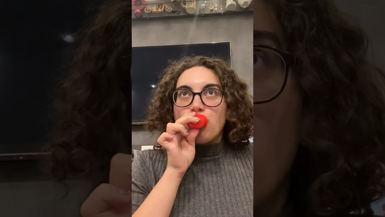 увеличиваю губы в домашних условиях #trending #makeup #губы #треш смотреть онлайн