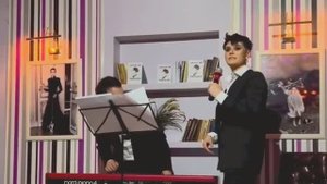 Эмма М, "у неё глаза"..