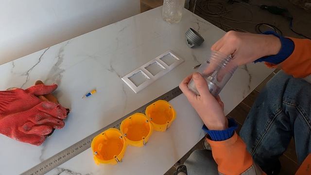 ФАРТУК НА КУХНЕ за 1 час!! Укладка плитки + вырез розеток смотреть онлайн