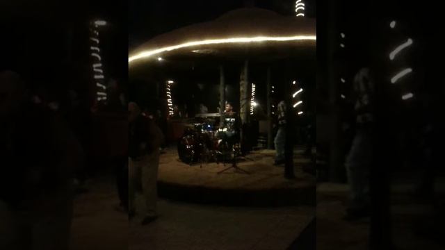 Шоу должно продолжаться