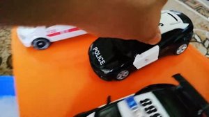 КРУТЫЕ ТАЧКИ прыгают в ВОДУ Игрушечные Машинки для Детей