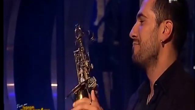 Slavisa Stojanovic razbija u sviranju gitare Jovano Jovanke! "Vece kod Ivana Ivanovica" 27.05.2014 смотреть онлайн