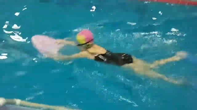 Бассейн Прибой смотреть онлайн