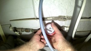 Установка счётчика воды и его пломбировка, если это обязательно. Guru from the USSR.