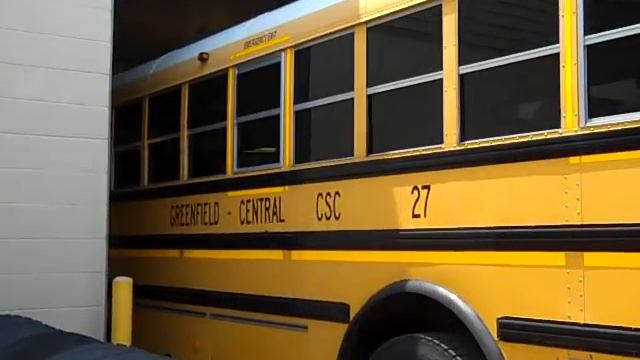 Old bus #27 Backing out of the garage смотреть онлайн