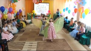 Красивый танец Бабочек с крыльями