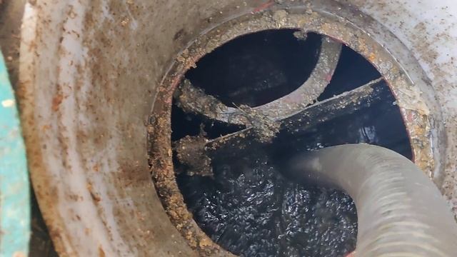 Откачка септика длинным шлангом