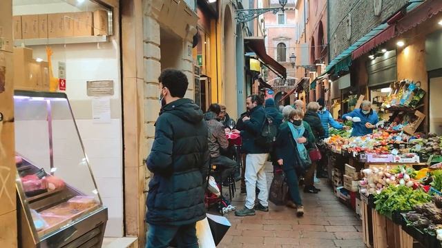 ИТАЛИЯ Красивая и уютная Болонья прогулка по городу. Стритстайл #43 смотреть онлайн