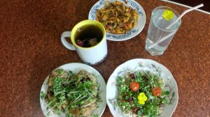 Вкусный и полезный завтрак. Мой завтрак в деревне. Показываю огород на подоконнике.