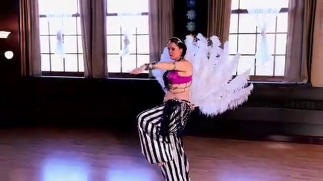 Megg's Feather Fan Solo смотреть онлайн