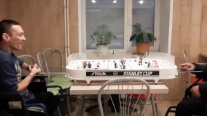 Играем в настольный хоккей ?