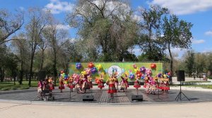 Детский ансамбль песни и танца "Зёрнышко" - "При долине лён "