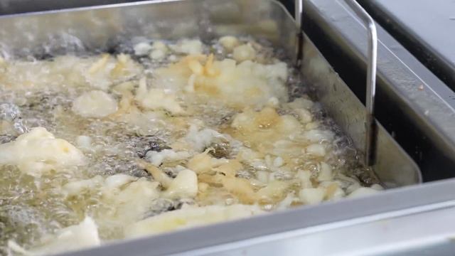 How to Make Korean Comfort Food "Tteokbokki", Spicy Rice Cake - Korean Food [ASMR] смотреть онлайн