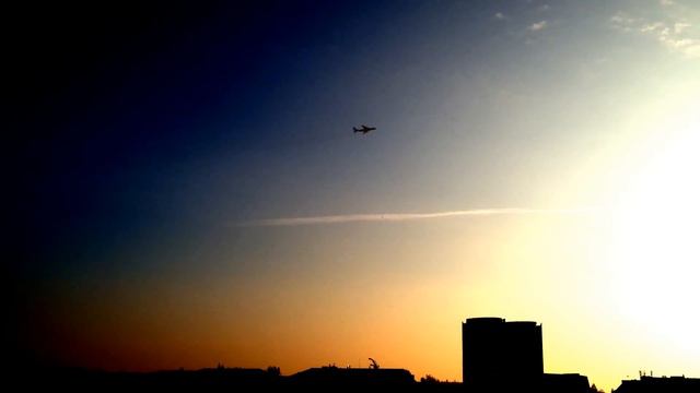 Antonov An-225 Mriya over Prague 12.5.2016 смотреть онлайн