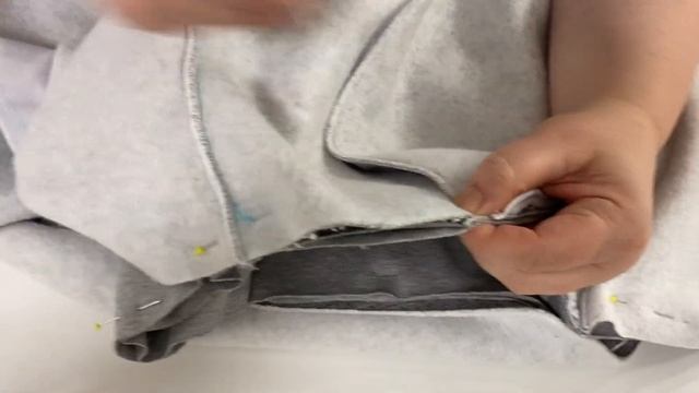 Шьем спортивный костюм из футера трехнитки с начесом по Бурде своими руками. Часть 2. Пошив брюк смотреть онлайн