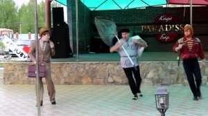 директор рыбхоза зажигает .Г.Суворов