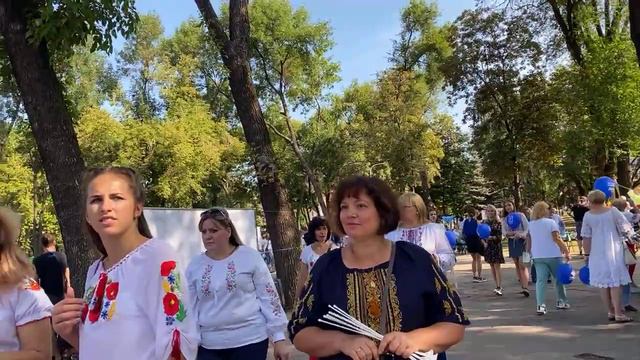 Криворожане отмечают День Независимости Украины в парке им.Богдана Хмельницкого смотреть онлайн