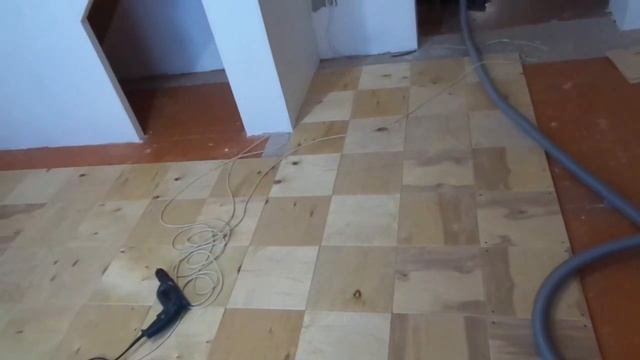 Пол из деревянной плитки своими руками 2