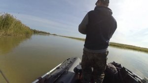 СРАБОТАЛА ТОЛЬКО ОДНА ТОЧКА! Рыбалка на джиг с лодки в сентябре, ловля щуки и судака.