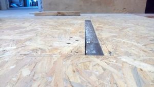 Половой люк со скрытыми петлями