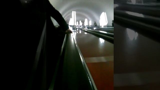 подъем на эскалаторе Киевского метро театральная смотреть онлайн