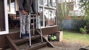 Ходунки для ходьбы по лестнице для инвалидов и пожилых людей. Презентация на даче