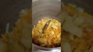 Тушеная капуста с картошкой.