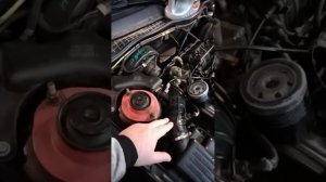 Для чего нужен дополнительный резонатор системы питания двигателя?