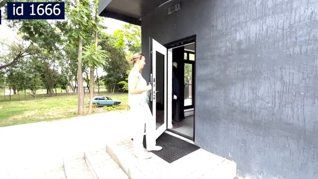 Все о чем можно мечтать в доме: современный дизайн, отличный ремонт, бассейн во дворе, выход к реке смотреть онлайн