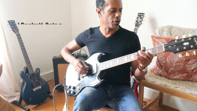 Mini Pedal Reverb shootout:ToneCity Vs Mooer смотреть онлайн