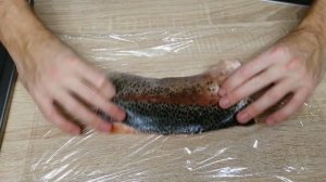 СЛАБОСОЛЕНАЯ ФОРЕЛЬ. Как быстро засолить красную рыбу в пищевой пленке?