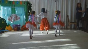 вход детей на осенний утренник