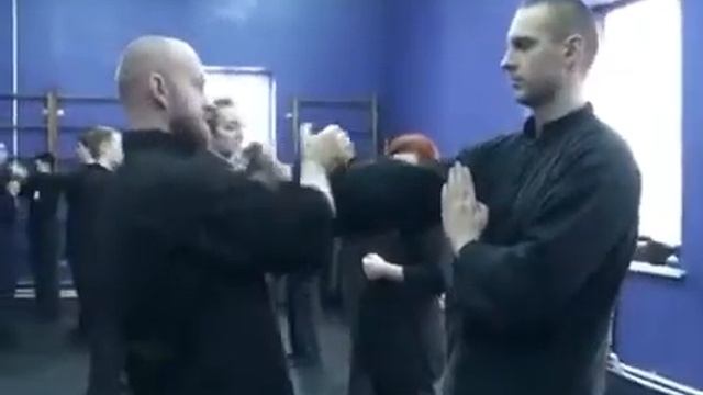 Продвинутый уровень! Вин чун Техника третьей руки смотреть онлайн