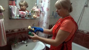 МОЕМ ПЛИТКУ В ВАННОЙ ДО ЗЕРКАЛЬНОГО БЛЕСКА ЗА 10 МИНУТ | Irina Belaja