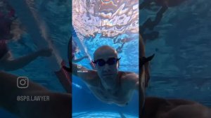 Плавание под водой с камерой GoPro Hero11 Black в бассейне спортивного клуба Fitness House.